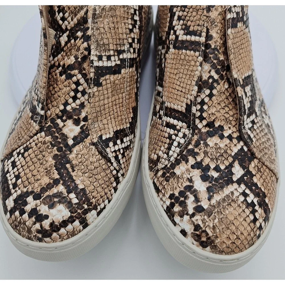 J/Slides Heidi NWOB Slip-On Round Toe Platform Sneaker Python Snake Print Sz W/9